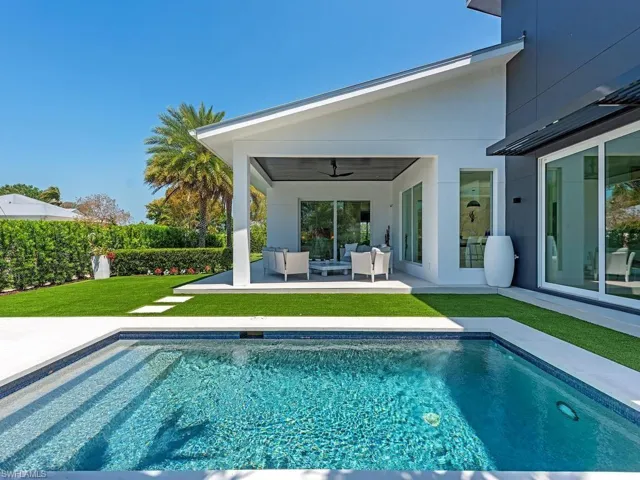 1218 14th Ave N, Naples, Florida 34102