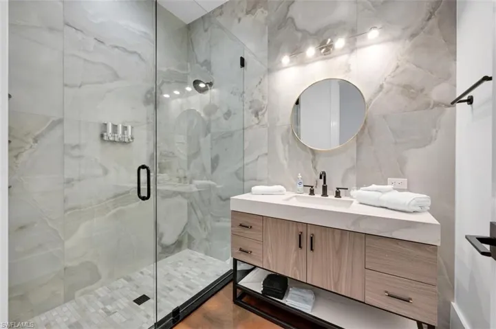 2401 Coach House Ln, Naples, Florida 34105