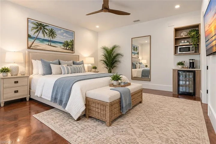 2401 Coach House Ln, Naples, Florida 34105