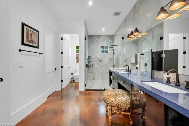 2401 Coach House Ln, Naples, Florida 34105