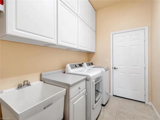 2137  Berkley  WAY, Lehigh Acres, FL 33973