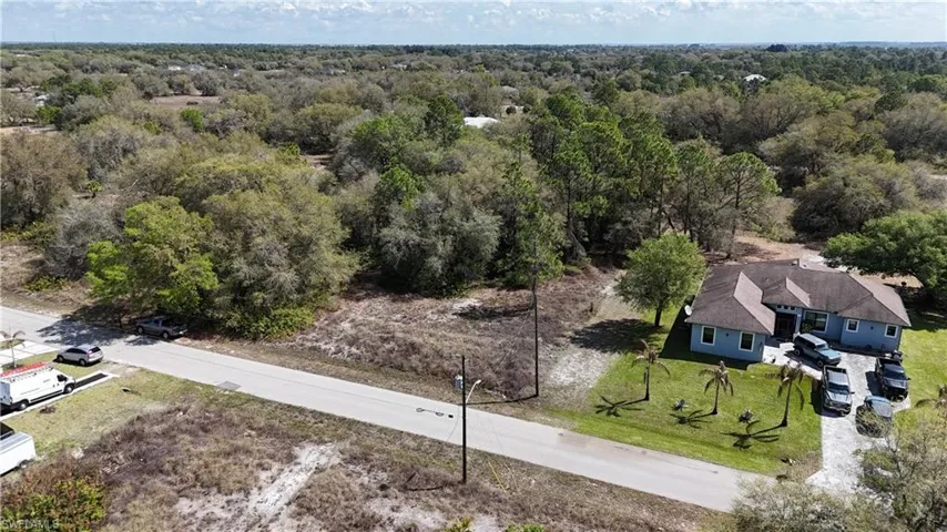 Aerial view of property and surrounding area