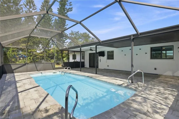 1432 Se 11th St, Cape Coral, Florida 33990