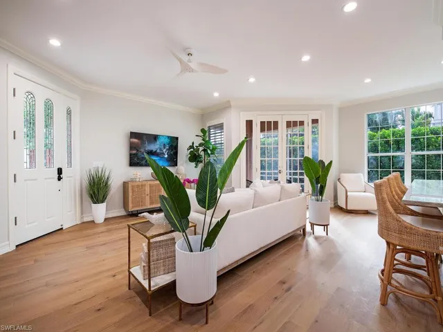 149  Colonade  CIR, Naples, FL 34103