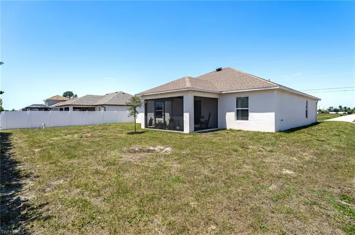 1900 Nw 21st Ter, Cape Coral, Florida 33993