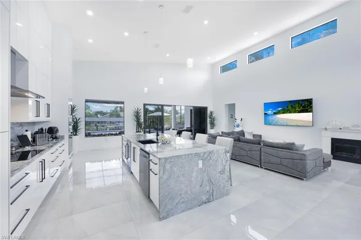 215 Se 28th Ter, Cape Coral, Florida 33904