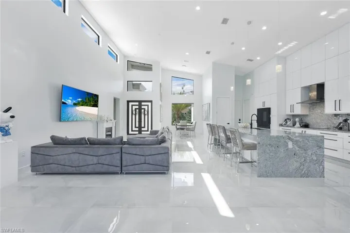 215 Se 28th Ter, Cape Coral, Florida 33904
