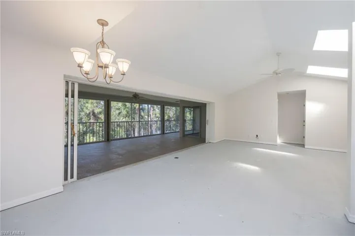 Living area to Masterbd