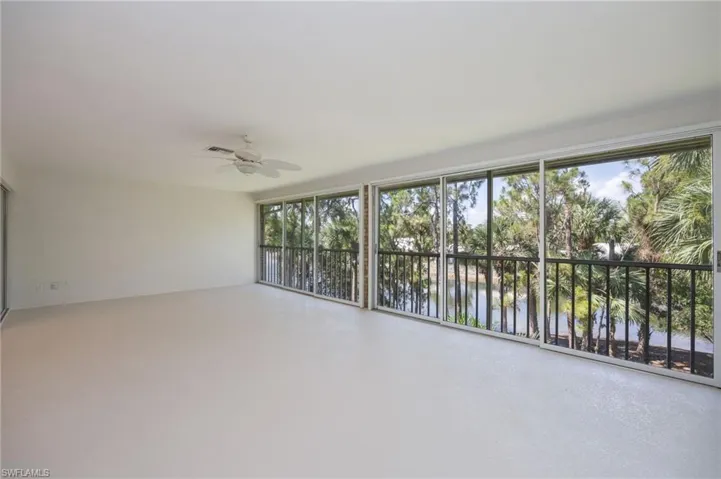 oversized expansive lanai