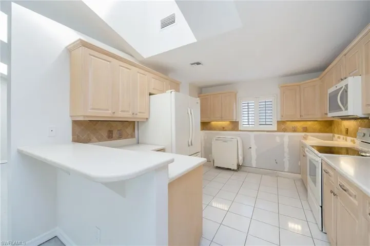 770 Waterford Dr 302, Naples, Florida 34113