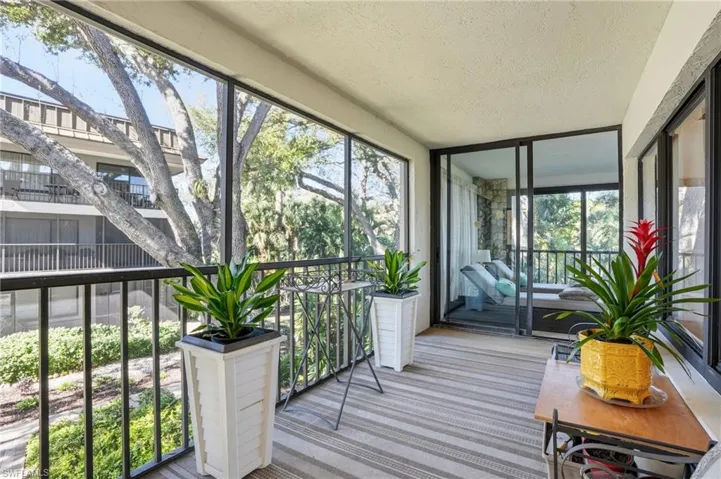 Screened Side Lanai