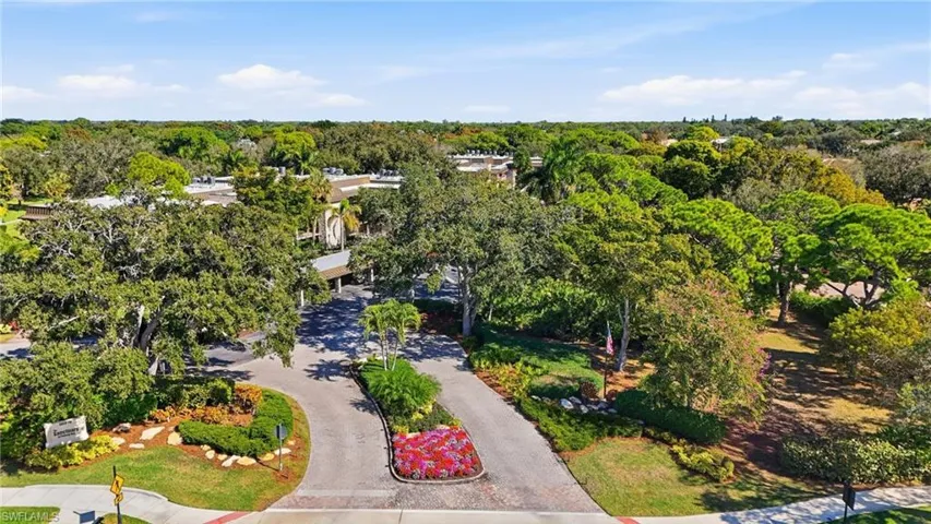 5950  Pelican Bay  BLVD, Naples, FL 34108