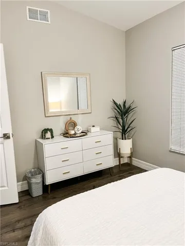 Guest bedroom