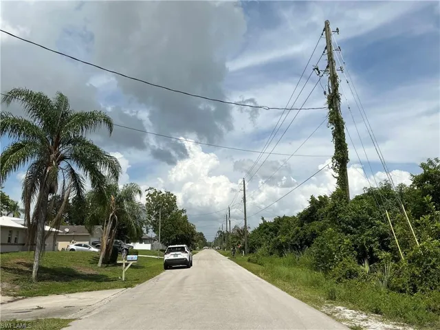 5413 Lee St, Lehigh Acres, Florida 33971