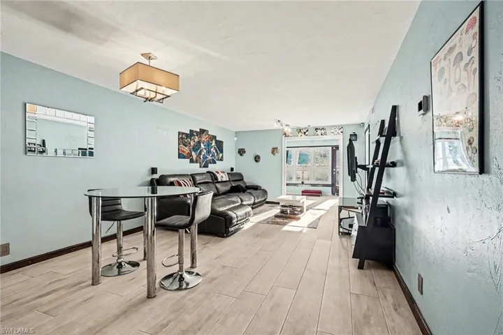 4150  Looking Glass  LN, Naples, FL 34112