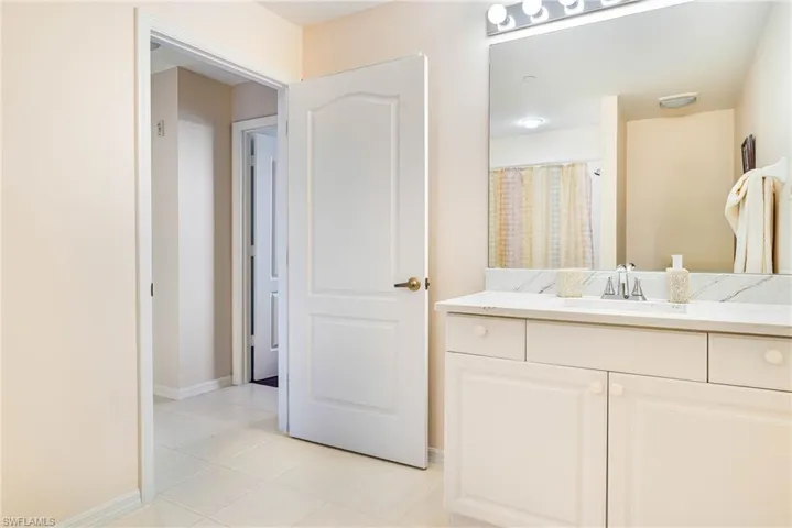 14815  Laguna  DR, Fort Myers, FL 33908