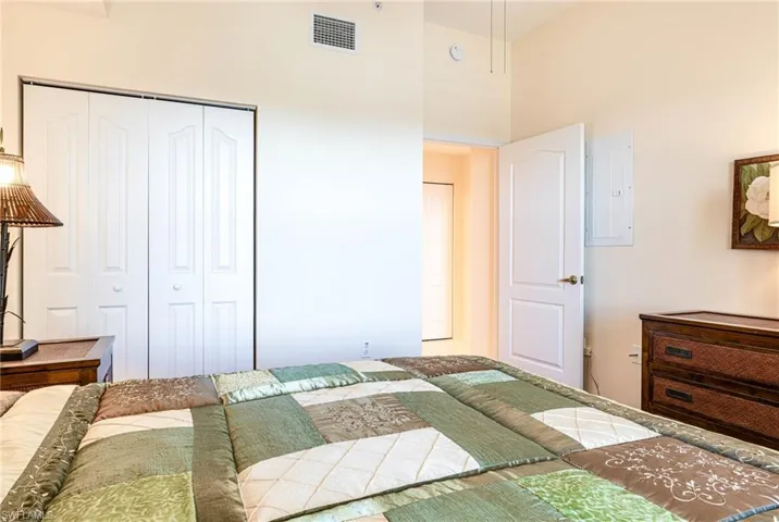 14815  Laguna  DR, Fort Myers, FL 33908