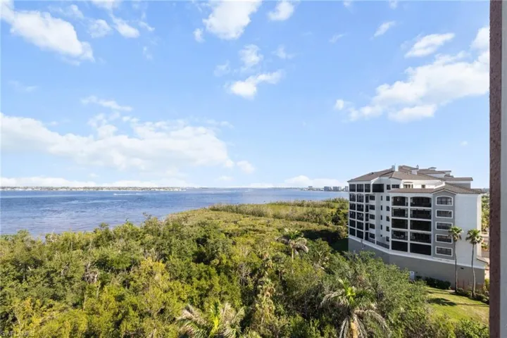 14815  Laguna  DR, Fort Myers, FL 33908
