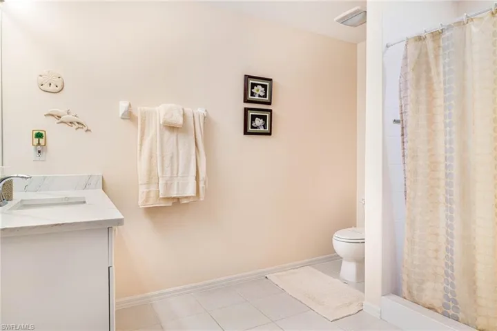 14815  Laguna  DR, Fort Myers, FL 33908