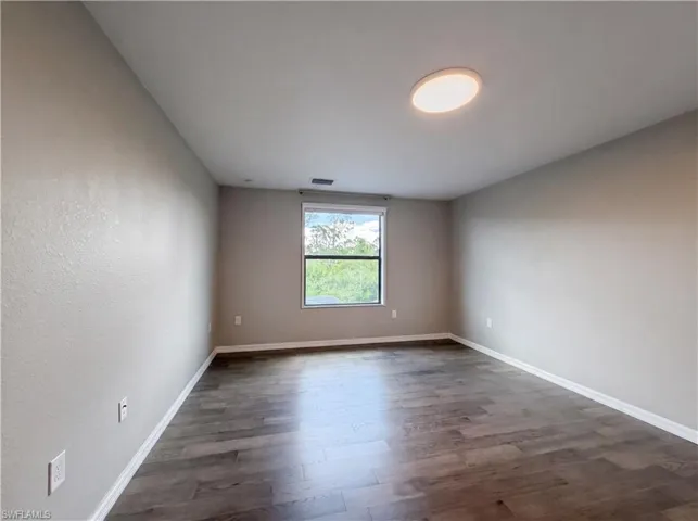 1588  Vizcaya  LN, Naples, FL 34113