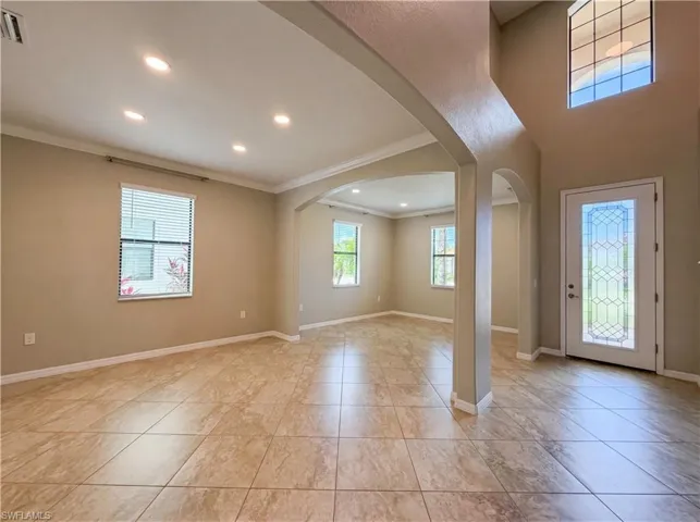 1588  Vizcaya  LN, Naples, FL 34113
