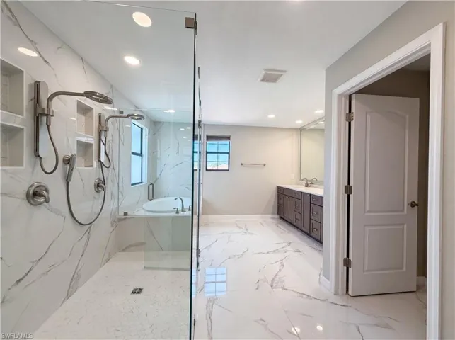 1588 Vizcaya Ln, Naples, Florida 34113