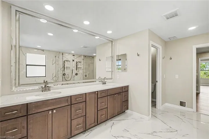 1588 Vizcaya Ln, Naples, Florida 34113