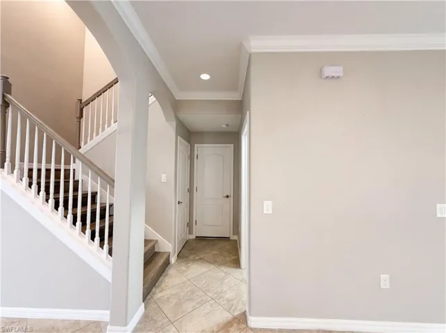 1588  Vizcaya  LN, Naples, FL 34113