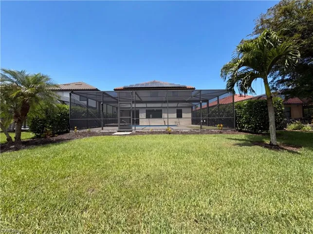 1588  Vizcaya  LN, Naples, FL 34113