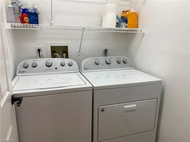 Washroom with washer and dryer