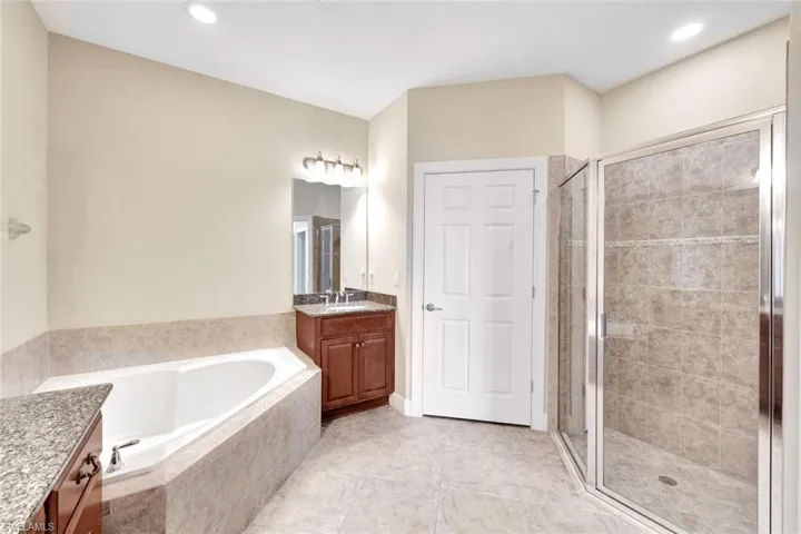 9557  Ironstone  TER, Naples, FL 34120