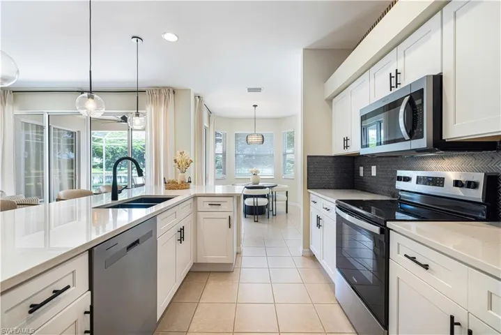 9512 Blue Stone Cir, Fort Myers, Florida 33913