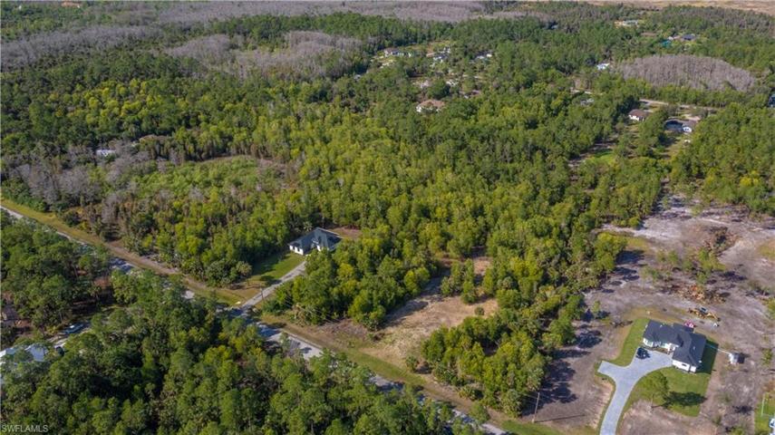 489 Shady Hollow BLVD E, NAPLES FL 34120