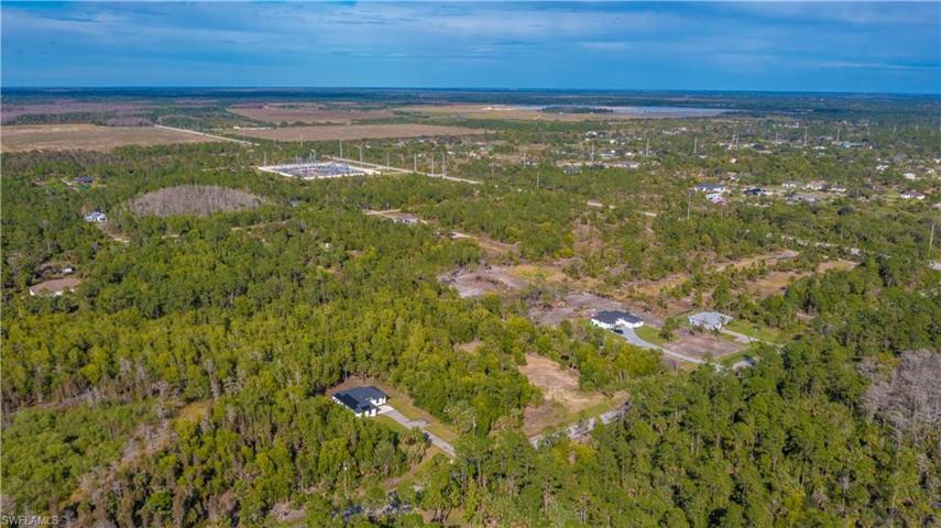 489 Shady Hollow BLVD E, NAPLES FL 34120