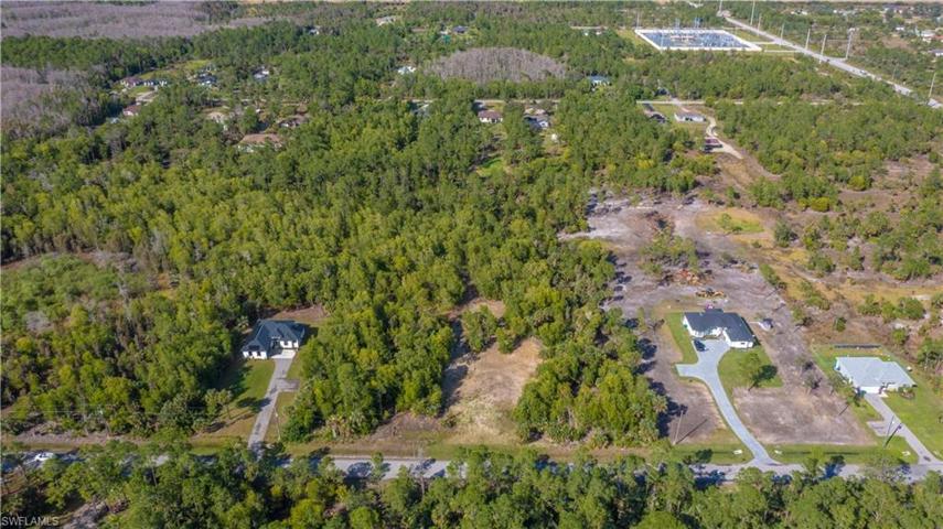 489 Shady Hollow BLVD E, NAPLES FL 34120