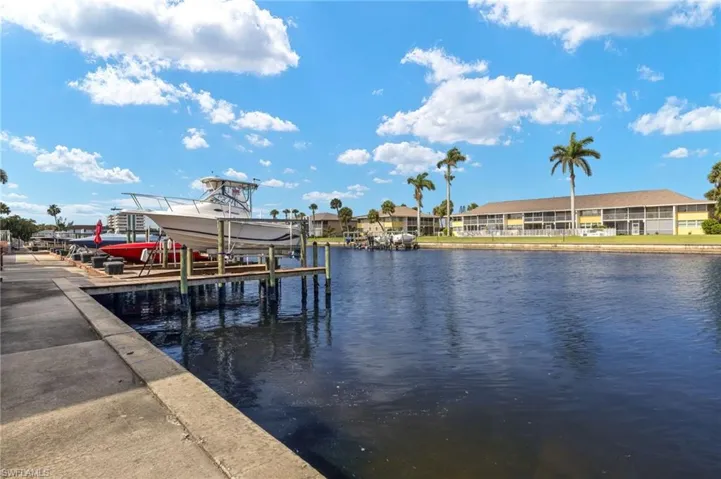 4616 SE 5th  PL, Cape Coral, FL 33904