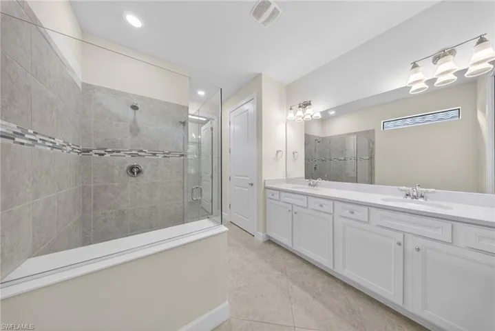 17316 Ashcomb Way, Estero, Florida 33928