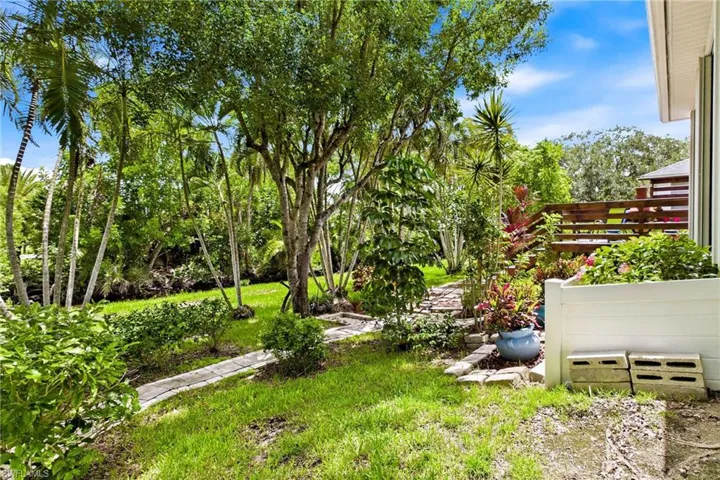 Quiet, established neighborhood in the heart of South Fort Myers.