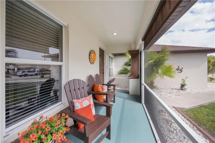 Large and Welcoming Screened Porch