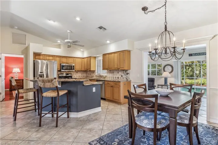 Kitchen & Dining Area