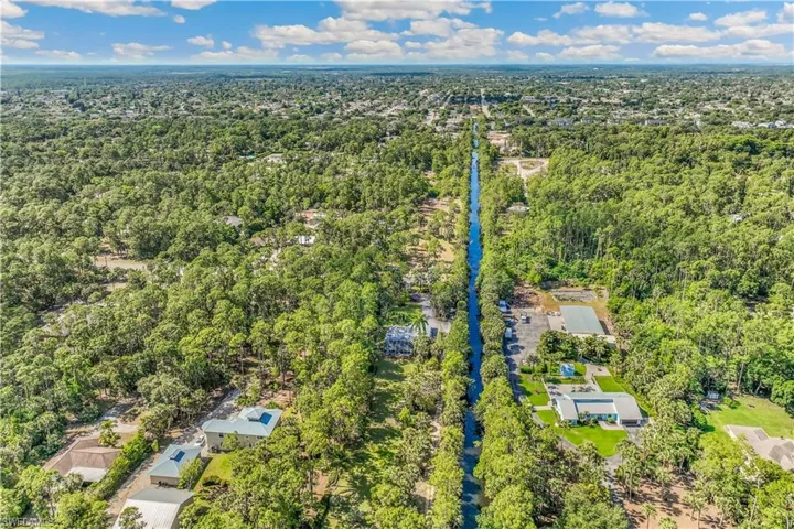 Aeriel View of the Property & Surrounding Area