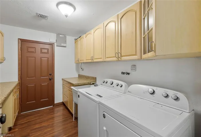 1569 Woodwind Ct, Fort Myers, Florida 33919