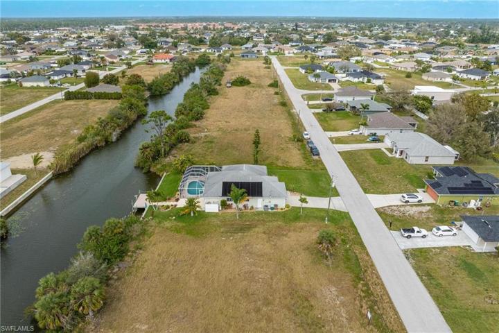 1904 NE 19th AVE, CAPE CORAL FL 33909