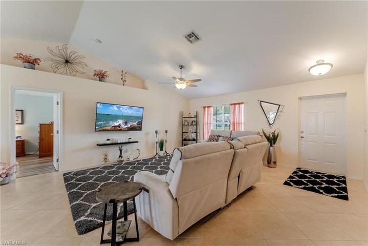 1904 NE 19th AVE, CAPE CORAL FL 33909