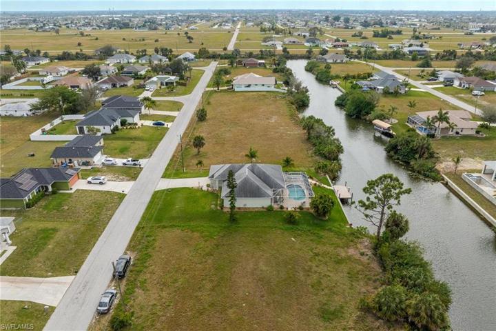1904 NE 19th AVE, CAPE CORAL FL 33909