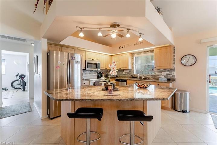 1904 NE 19th AVE, CAPE CORAL FL 33909