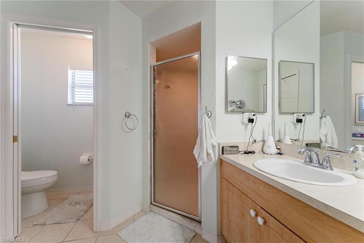 1904 NE 19th AVE, CAPE CORAL FL 33909