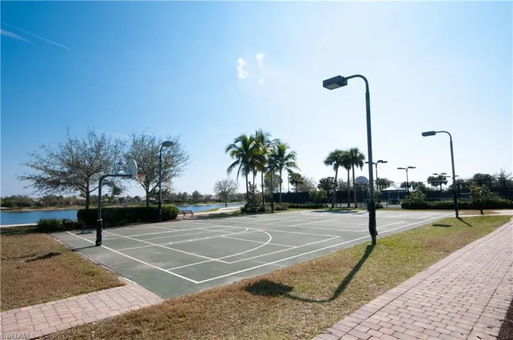 7804  Umberto  CT, Naples, FL 34114