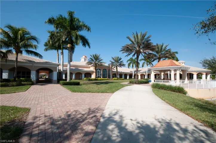 7804  Umberto  CT, Naples, FL 34114