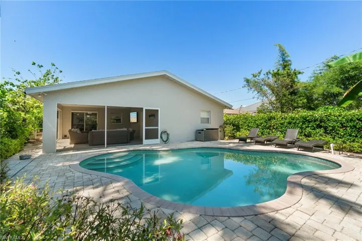 740  106th N AVE, Naples, FL 34108